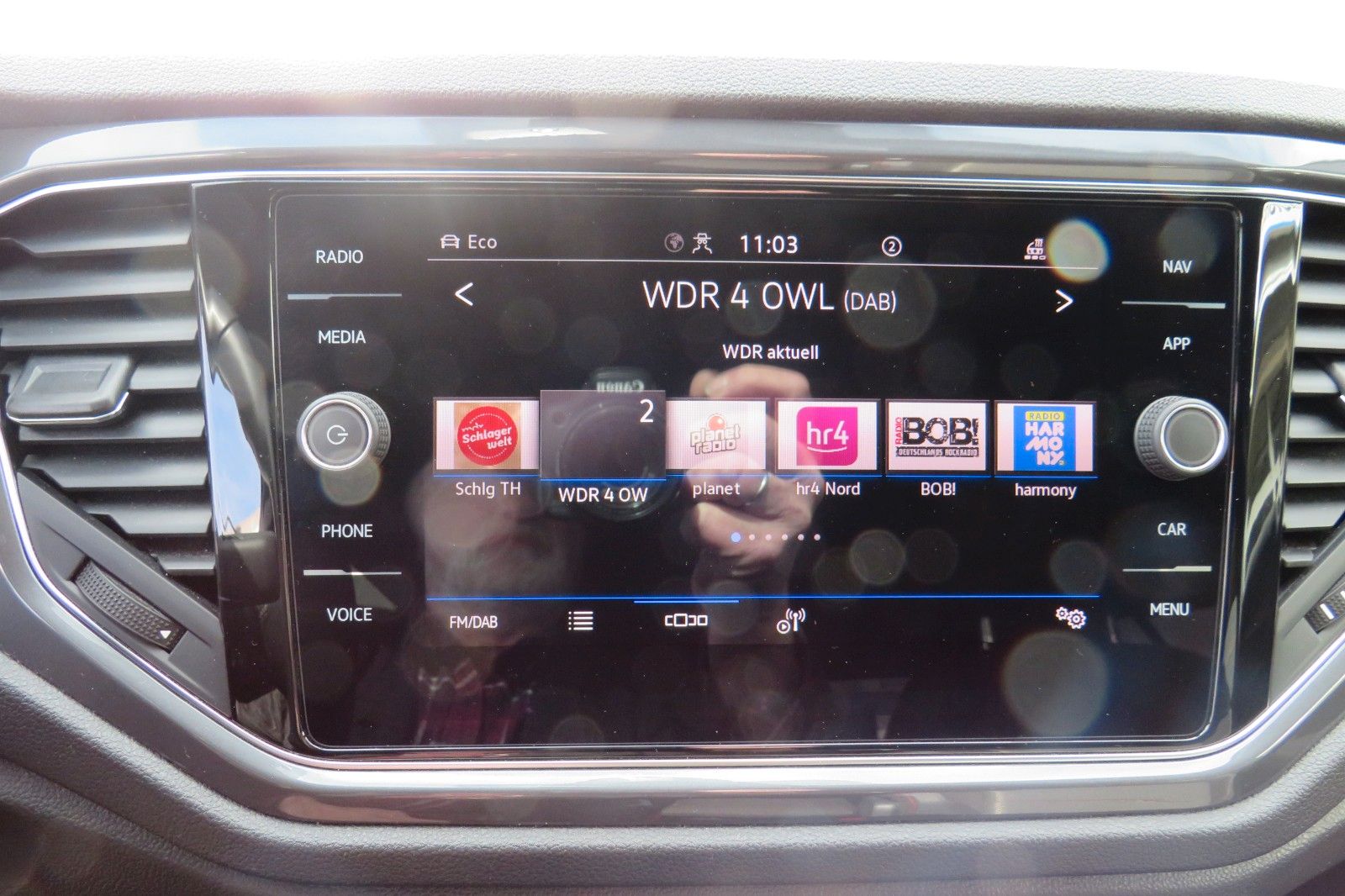 Fahrzeugabbildung Volkswagen T-Roc SPORT/R-LINE ACC KAMERA SITZH. 18`NAVI 1H