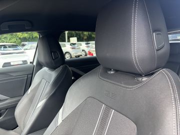 Bild 25 Opel Astra GS NAVI/SHZ+LHZ/PDC vo+hi+360Cam