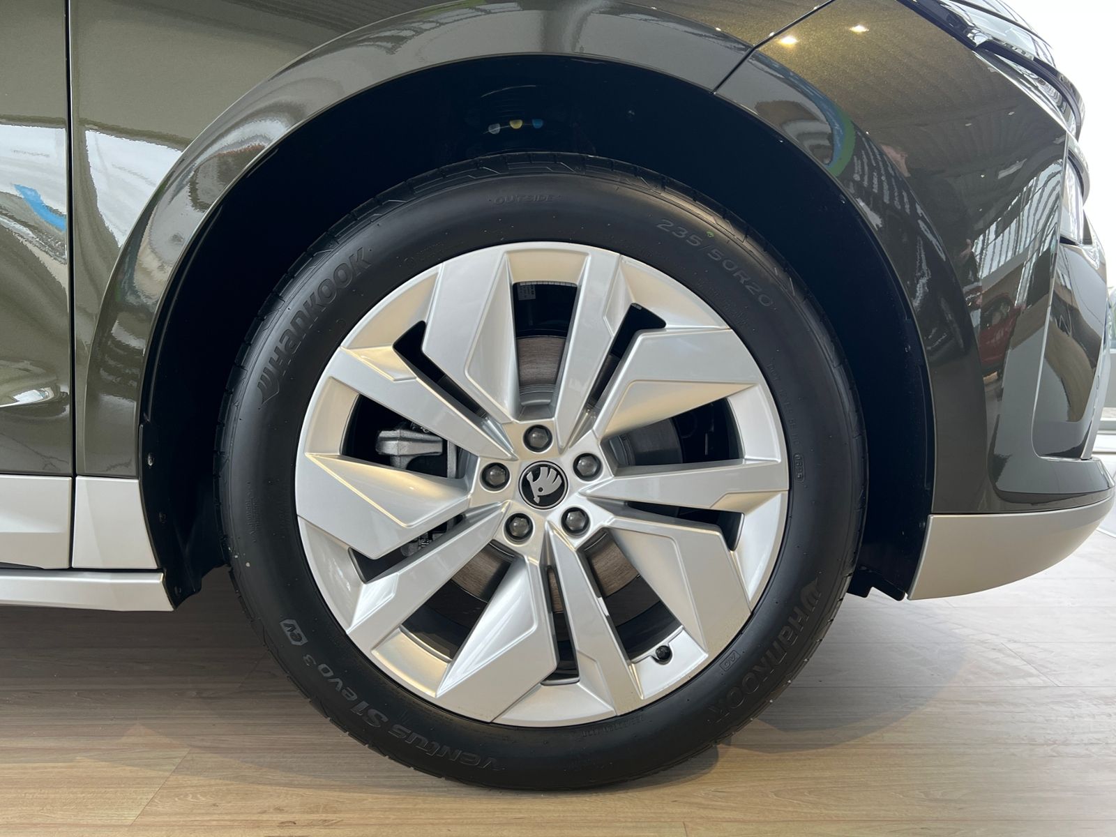 Fahrzeugabbildung SKODA Enyaq 60 *AHK, Matrix-LED, Smart Link, LM"-20*