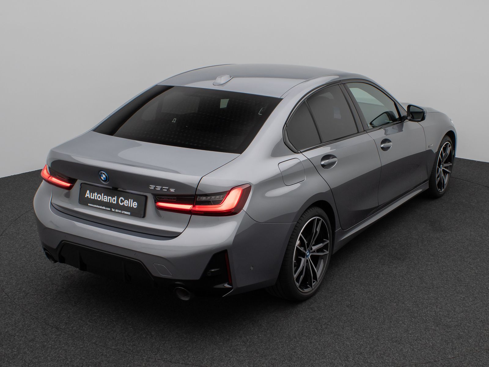 Fahrzeugabbildung BMW 330e M Sport Kamera DAB HiFi Stop&Go Komfort 19"