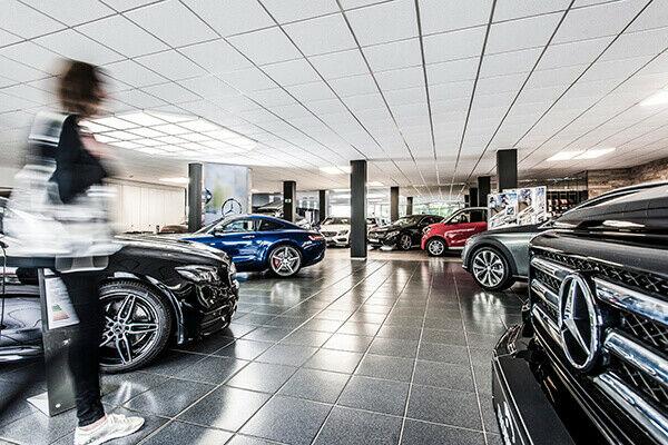 showroom-image-top