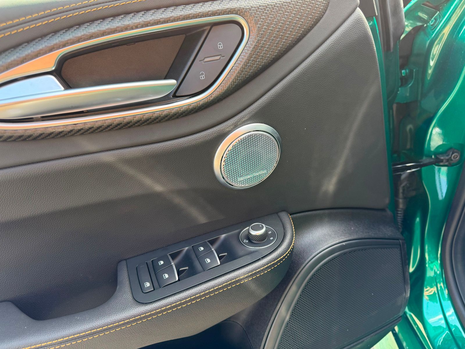 Fahrzeugabbildung Alfa Romeo Giulia Quadrifoglio Oro