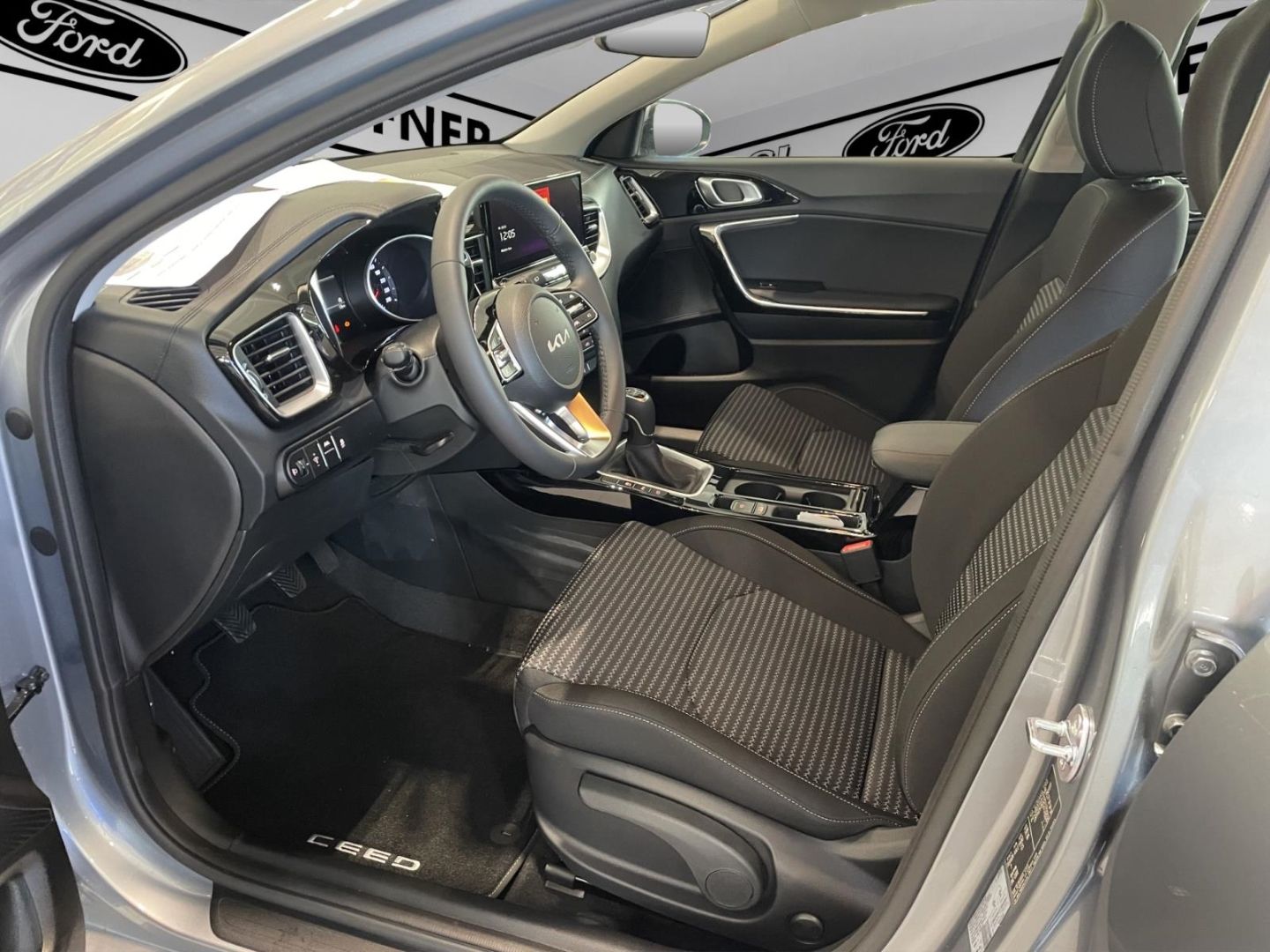 Fahrzeugabbildung Kia Ceed Ultimate Edition Kamera totWinkASS Navi
