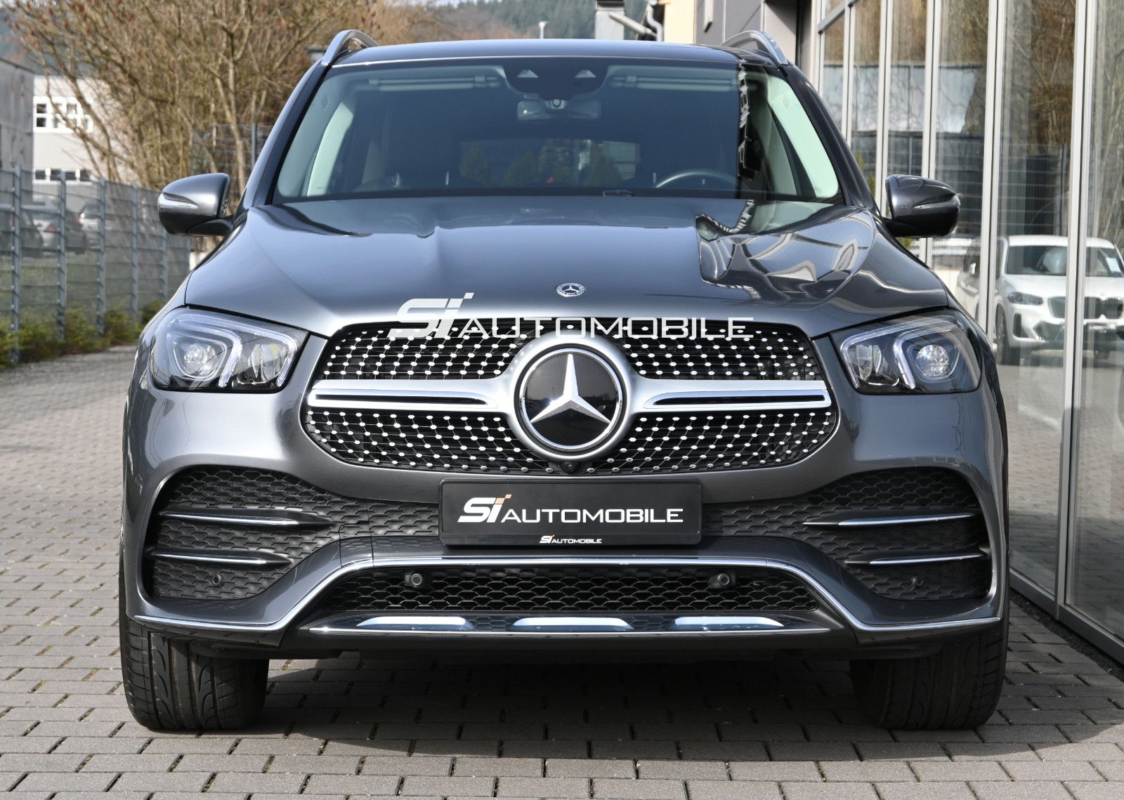 Fahrzeugabbildung Mercedes-Benz GLE 350 e 4M AMG °ACC°AHK°AIRMATIC°360°4-ZONEN