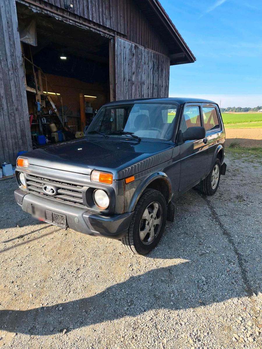 Lada Urban