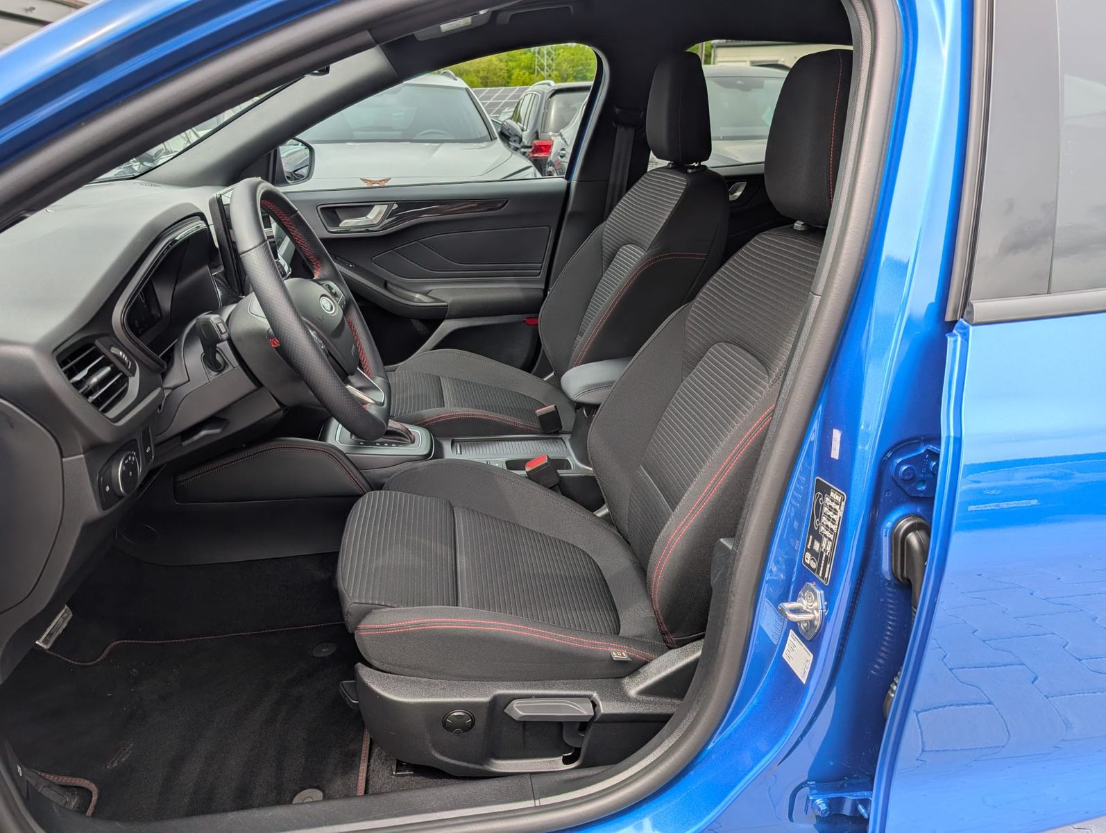 Fahrzeugabbildung Ford Focus 1.0 ST-Line X MATRIX*B&amp;O*ACC*KAM*APP*LHZ