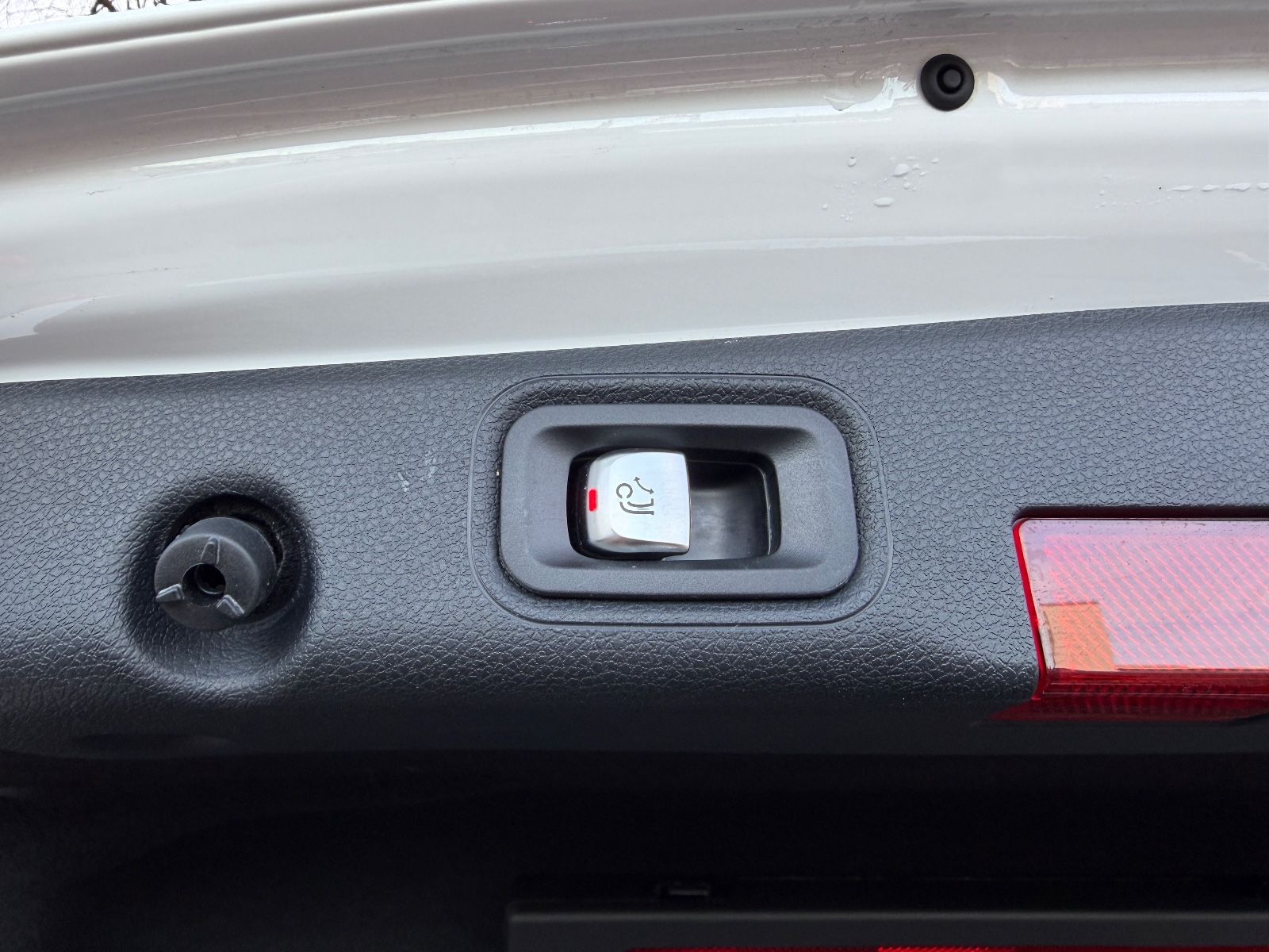 Fahrzeugabbildung Mercedes-Benz E 220d AMG*JUNGE STERNE*MUTLIBEAM*BURMESTER*AHK