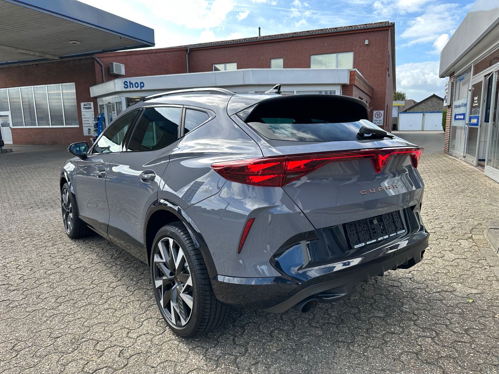 Fahrzeugabbildung CUPRA Formentor VZ 2.0 TSI DSG Navi/ACC/AHK/LED/Shzg.