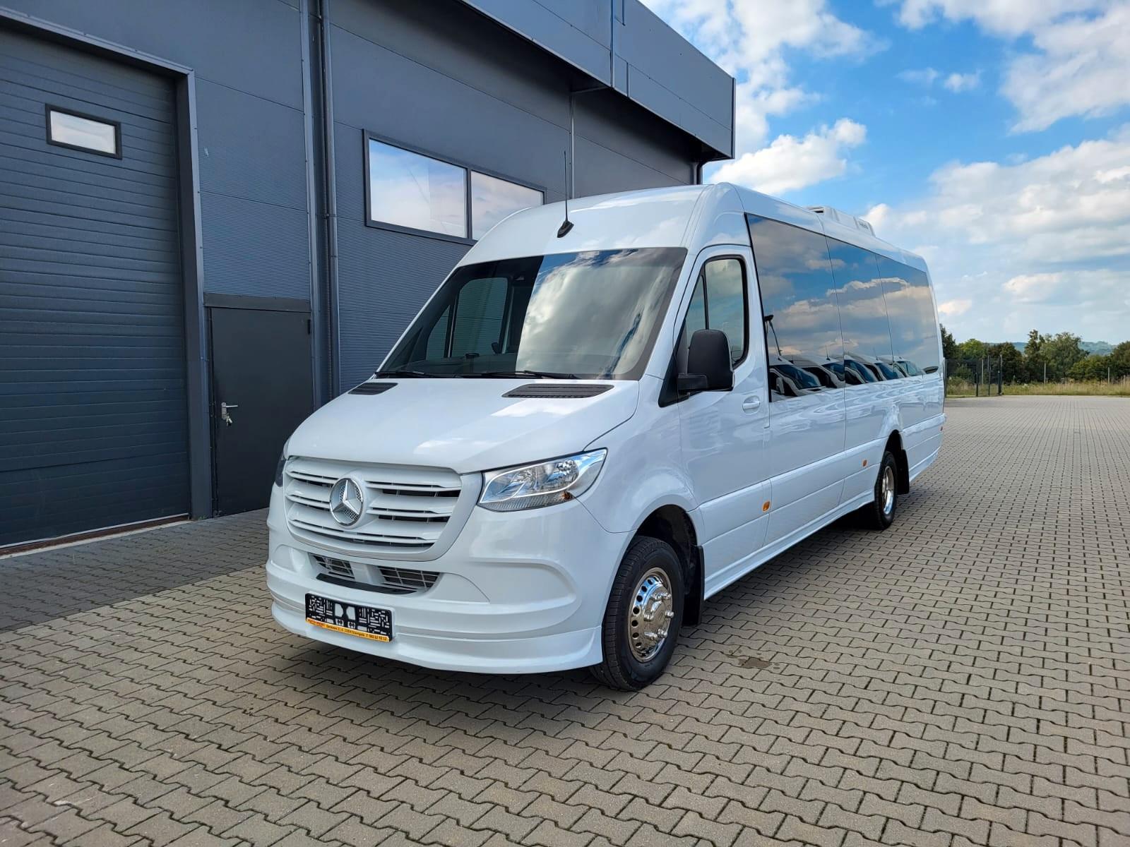 Mercedes-Benz Sprinter 517 CDI - 24 places + 3 standing