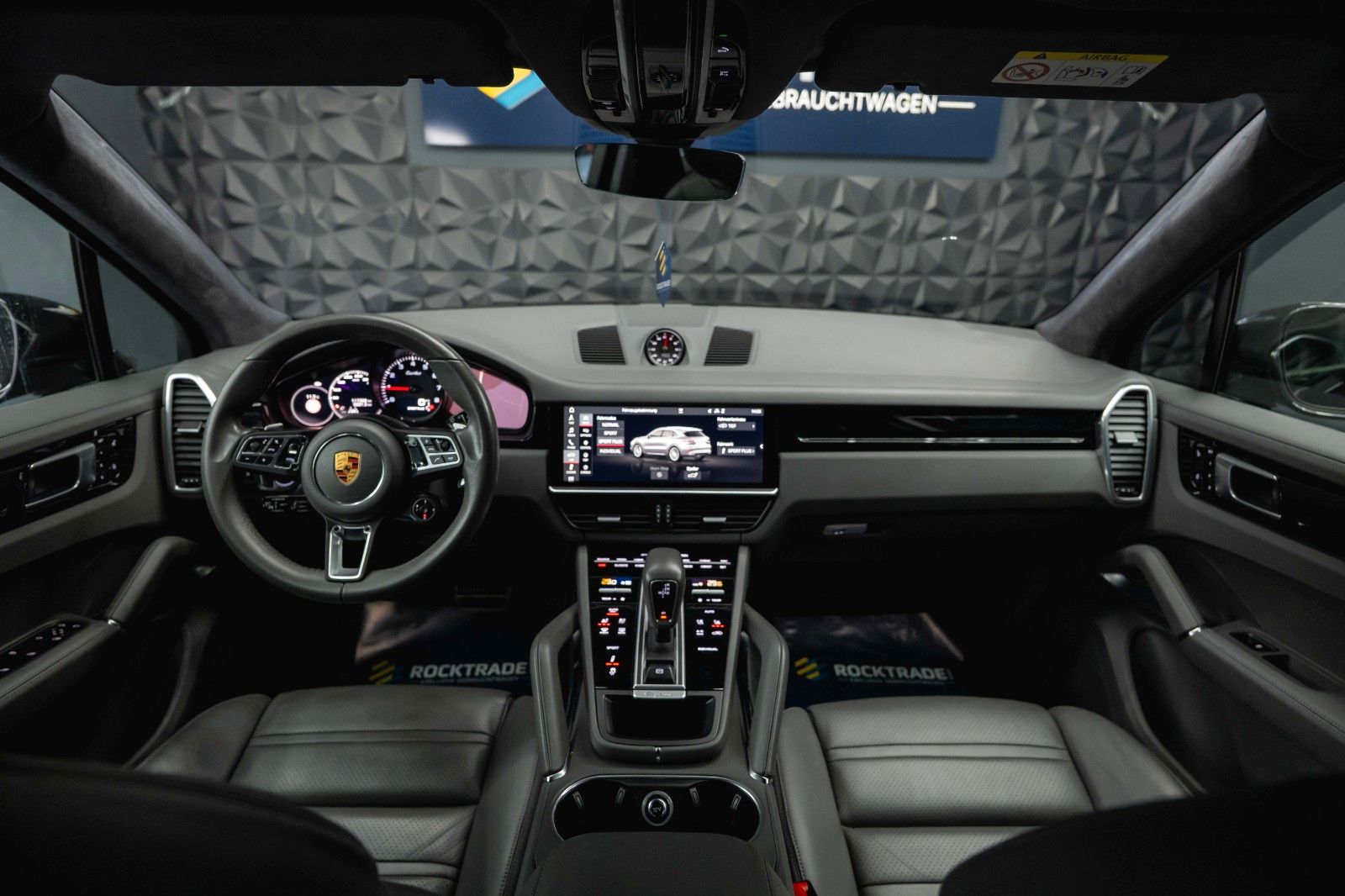 Fahrzeugabbildung Porsche Cayenne Turbo V8 Sport Chrono Black *ACC*LED*