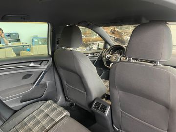 Volkswagen Golf VII Lim. GTD BMT *NAVI*SZHZ*PDC*BI-XENON*