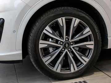 Ford Kuga 2.5 Plug-In Hybrid Vignale Stauassistent