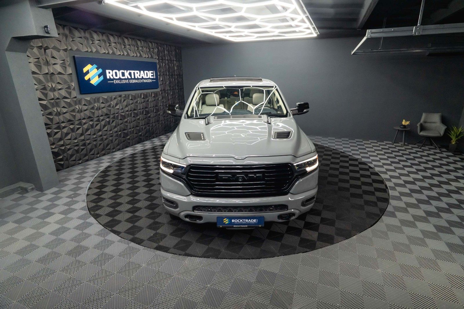Fahrzeugabbildung Dodge RAM 5.7 V8 HEMI 4x4 LIMITED 10TH ANNIVERSARY ACC