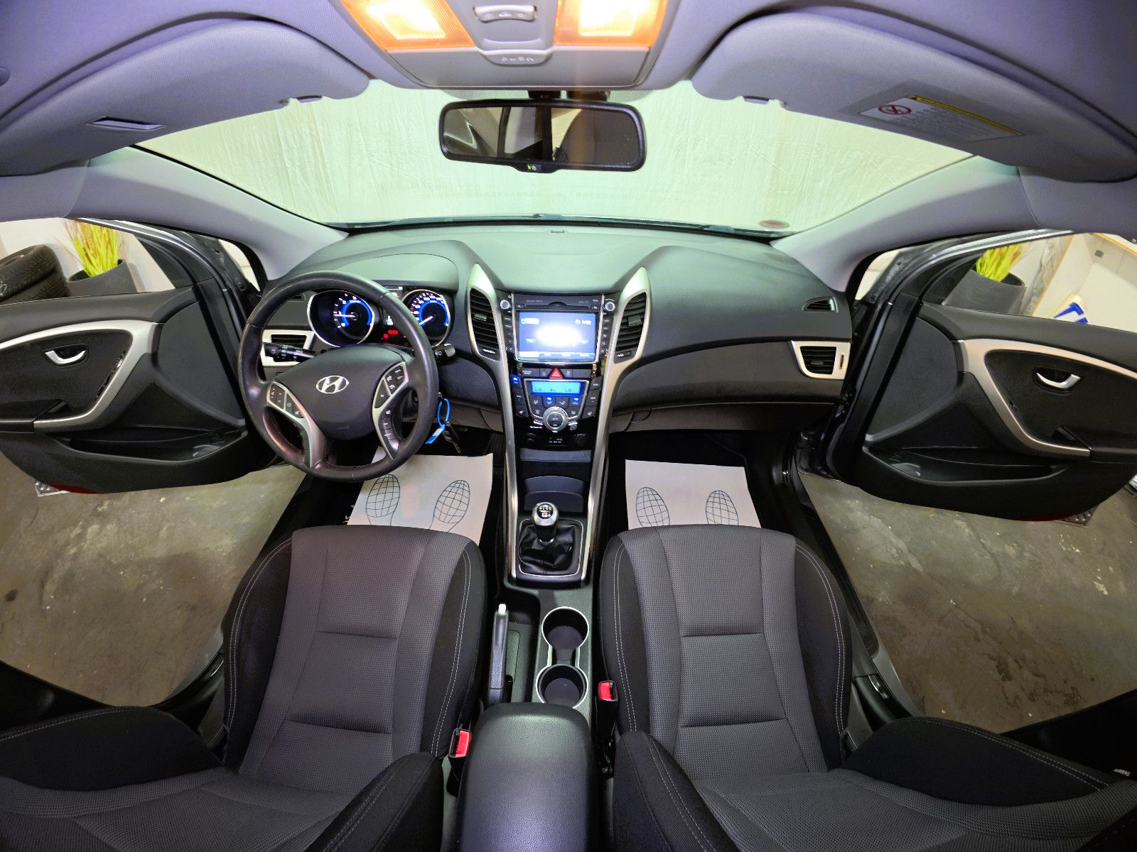 HYUNDAI i30 1.Hand Xenon, Kamera, PDC, Navi, Touch