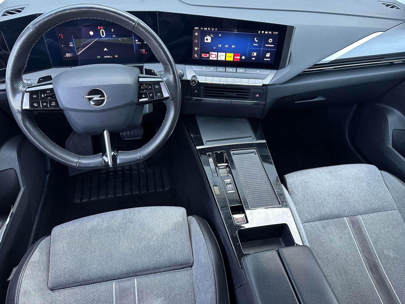 Fahrzeugabbildung Opel Astra 1.5 D Aut. Business Elegance NAV+LED