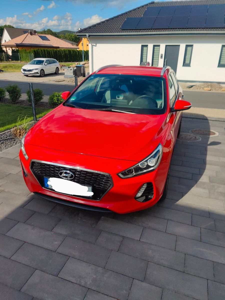 HYUNDAI i30
