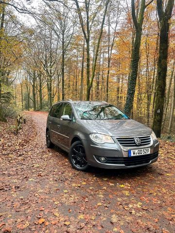 Volkswagen Ich bitte meine Auto VW Tuhran Diesel auto...