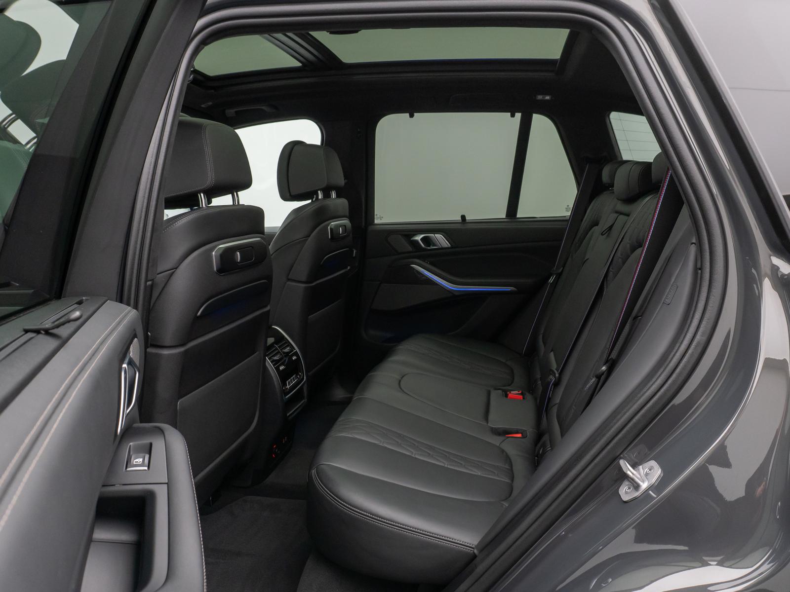 BMW X5 M60i 360° HUD H/K SoftCl Panorama Sky Lounge 