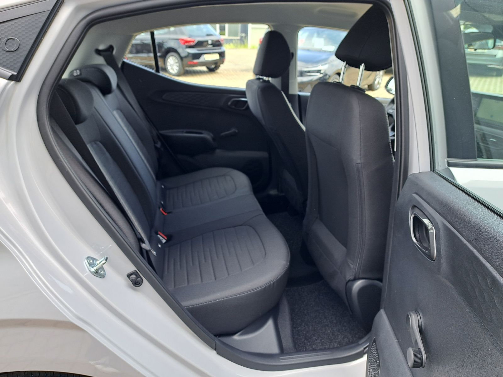 Fahrzeugabbildung Hyundai i10 1.0 MODELL 2025 NAVI WINTERPAKET KAMERA DAB