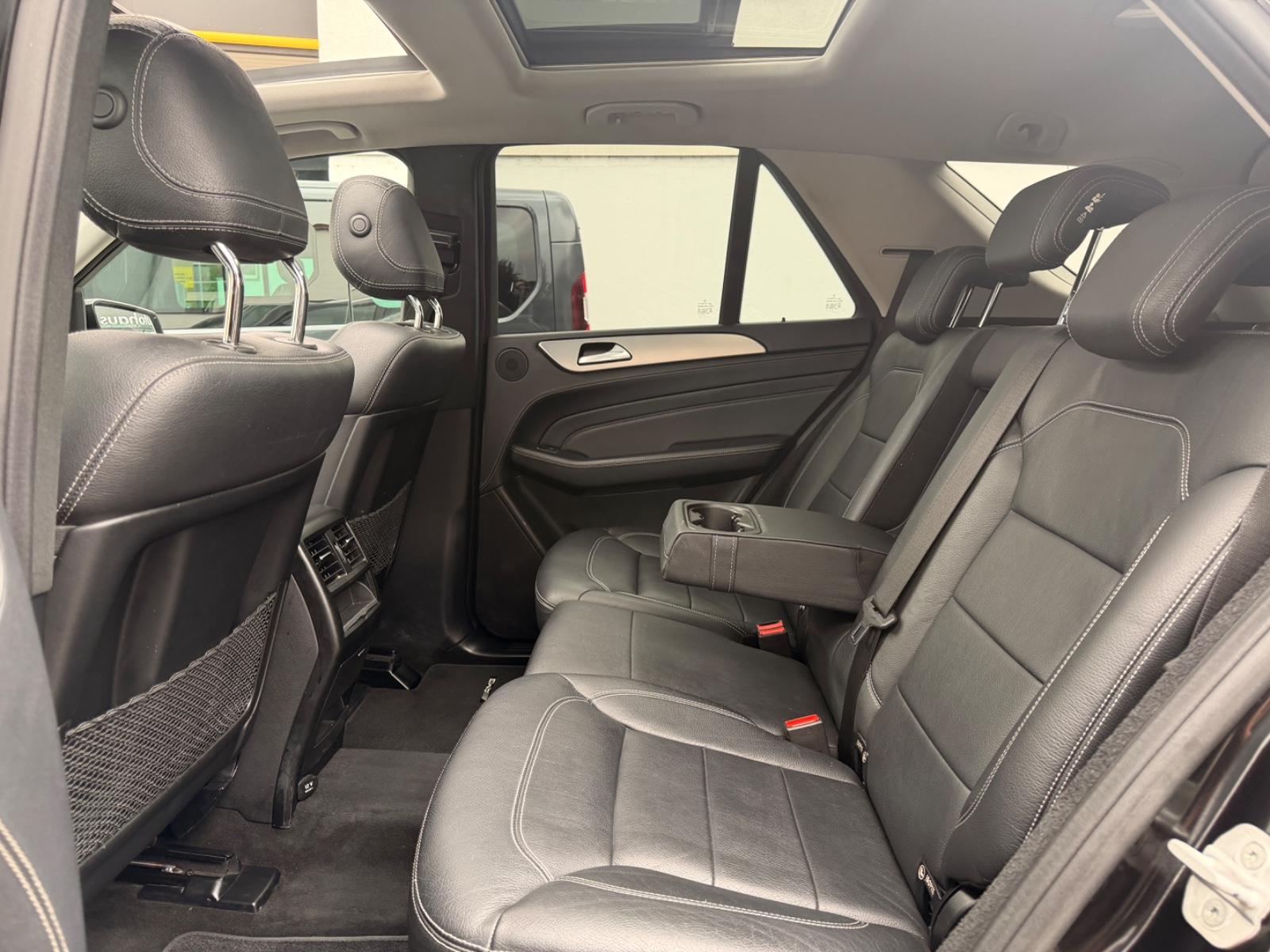 Mercedes-Benz ML 350 ML BlueTec 4Matic AMG*Pano.*AHK*