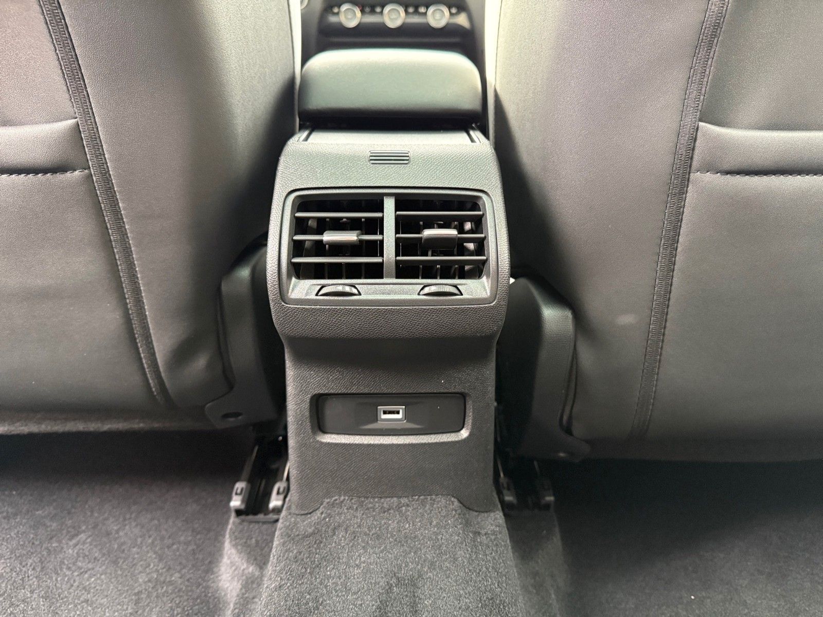 Fahrzeugabbildung Citroën C4 Hybrid 145 MAX - Vollausstattung*Massage*ACC