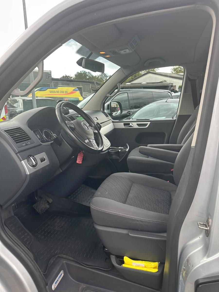 Volkswagen T5 Multivan 4Motion Comfortline | 179 ch | BVA | 7 places | Chauffage auxiliaire | Attelage | Sièges chauffants | Phares bi-xénon