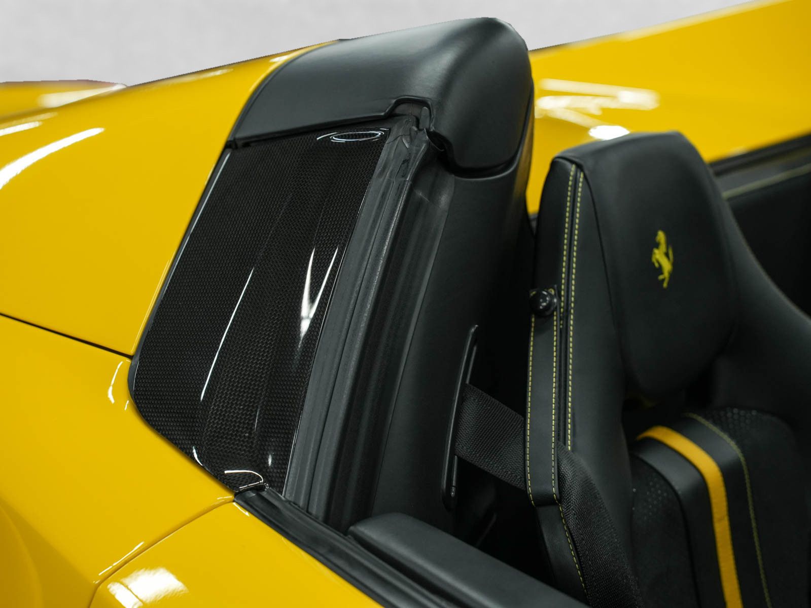 Fahrzeugabbildung Ferrari F8 Spider - Carbon! |Racing Sitze|JBL|BF-Display