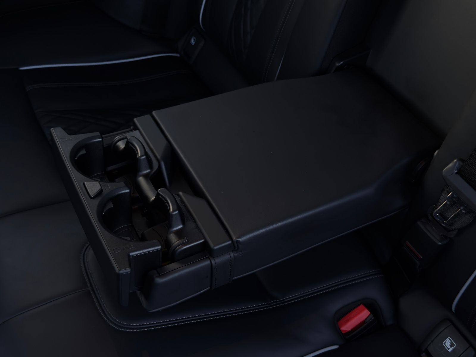 Fahrzeugabbildung BMW M550i xDr H&K 360° HUD Laser ACC SHD StdHz Nappa