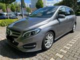 Mercedes-Benz B 250 DCT Urban,  LED Scheinwerfer, HarmanKardon - graue Mercedes-Benz B 250