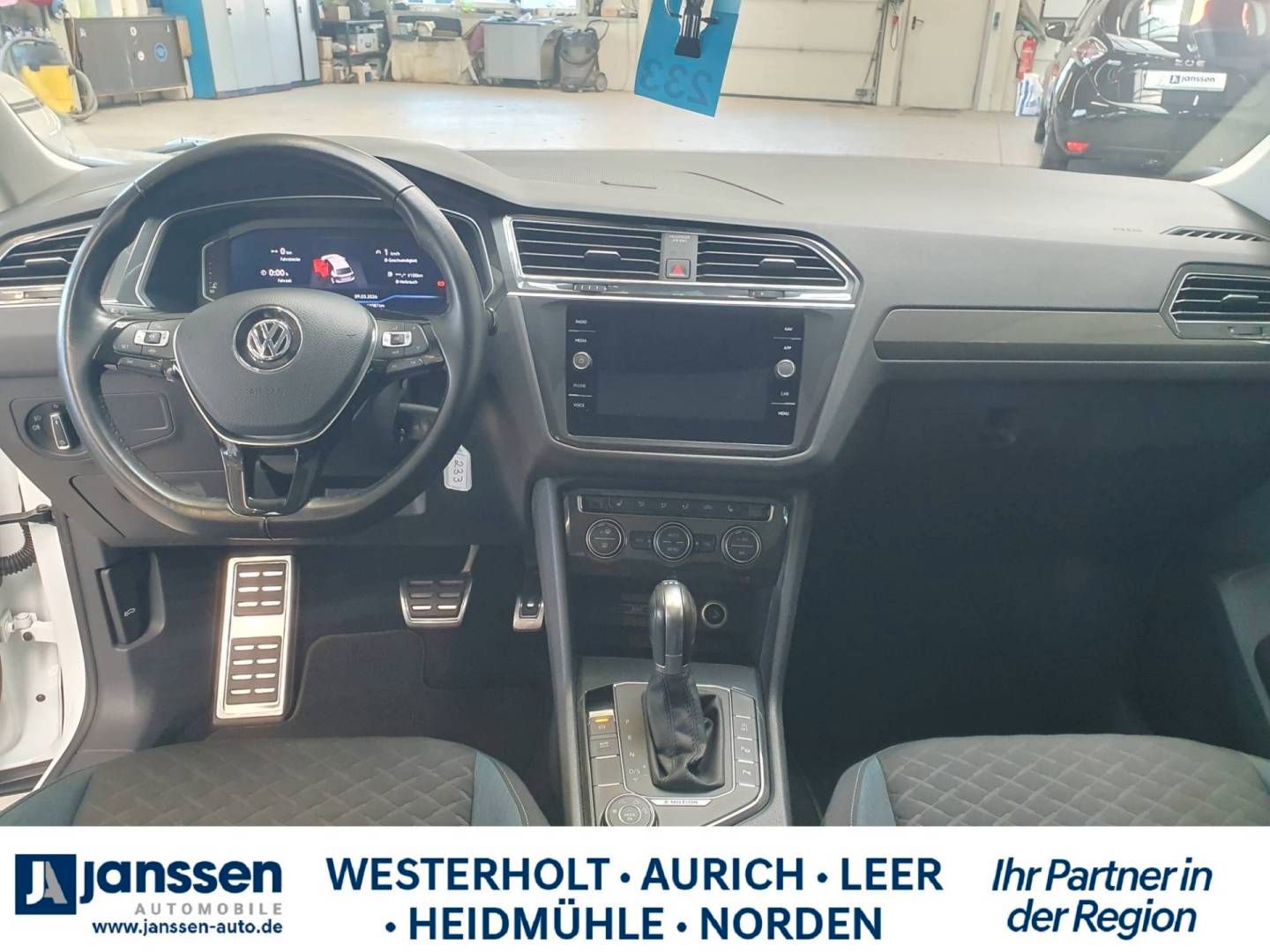 Fahrzeugabbildung Volkswagen VW Tiguan 4motion/Automatik/PDC/Navi/Sitzheizung