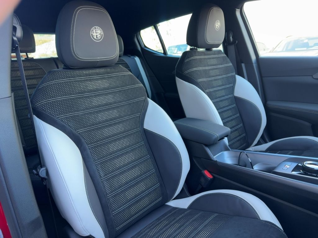 Fahrzeugabbildung Alfa Romeo Tonale Ibrida Sport Speciale Matrix Elektr. Heck