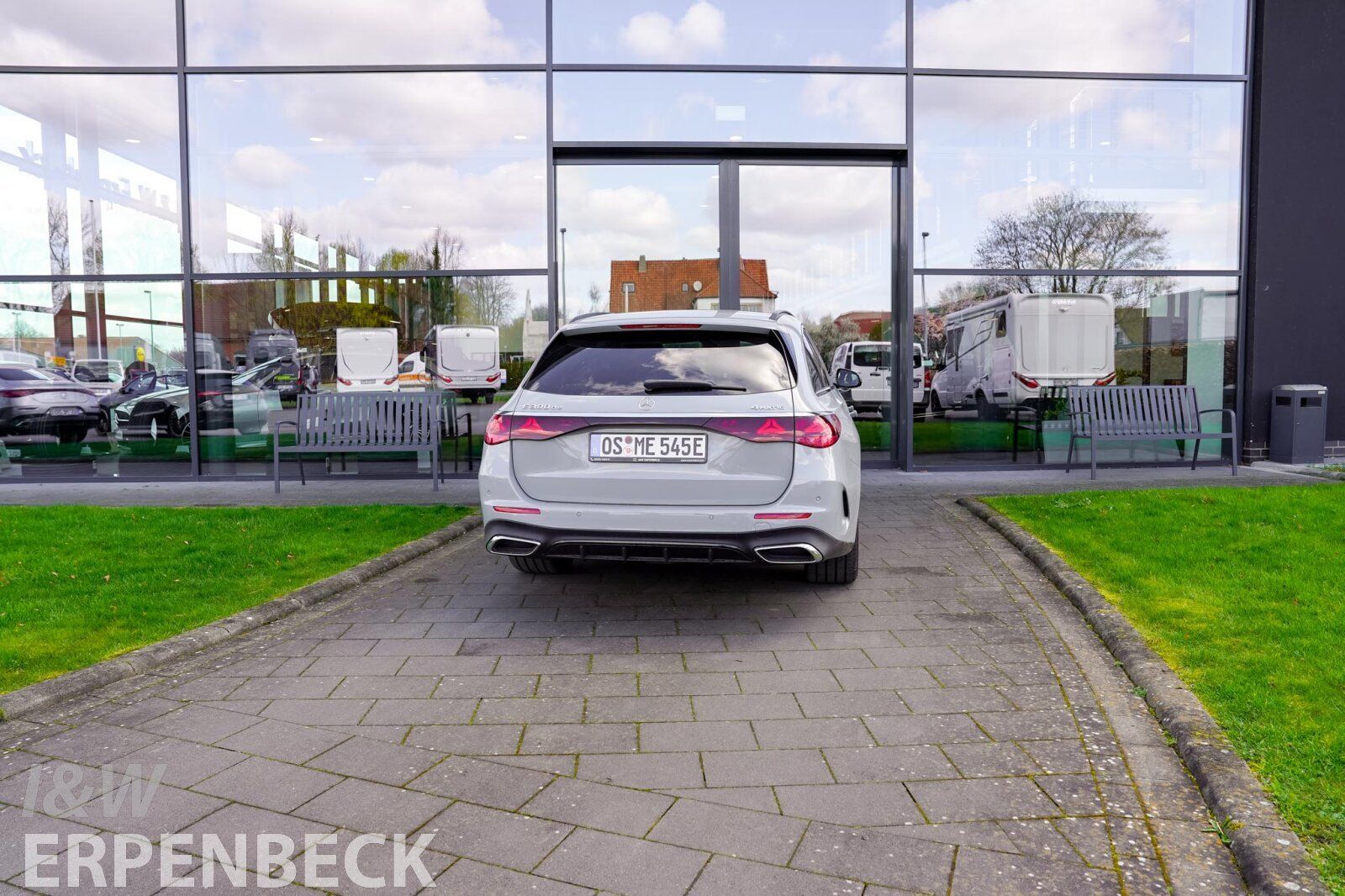 Fahrzeugabbildung Mercedes-Benz E 300de 4M AMG Distronic HeadUp AHK DigitalLight