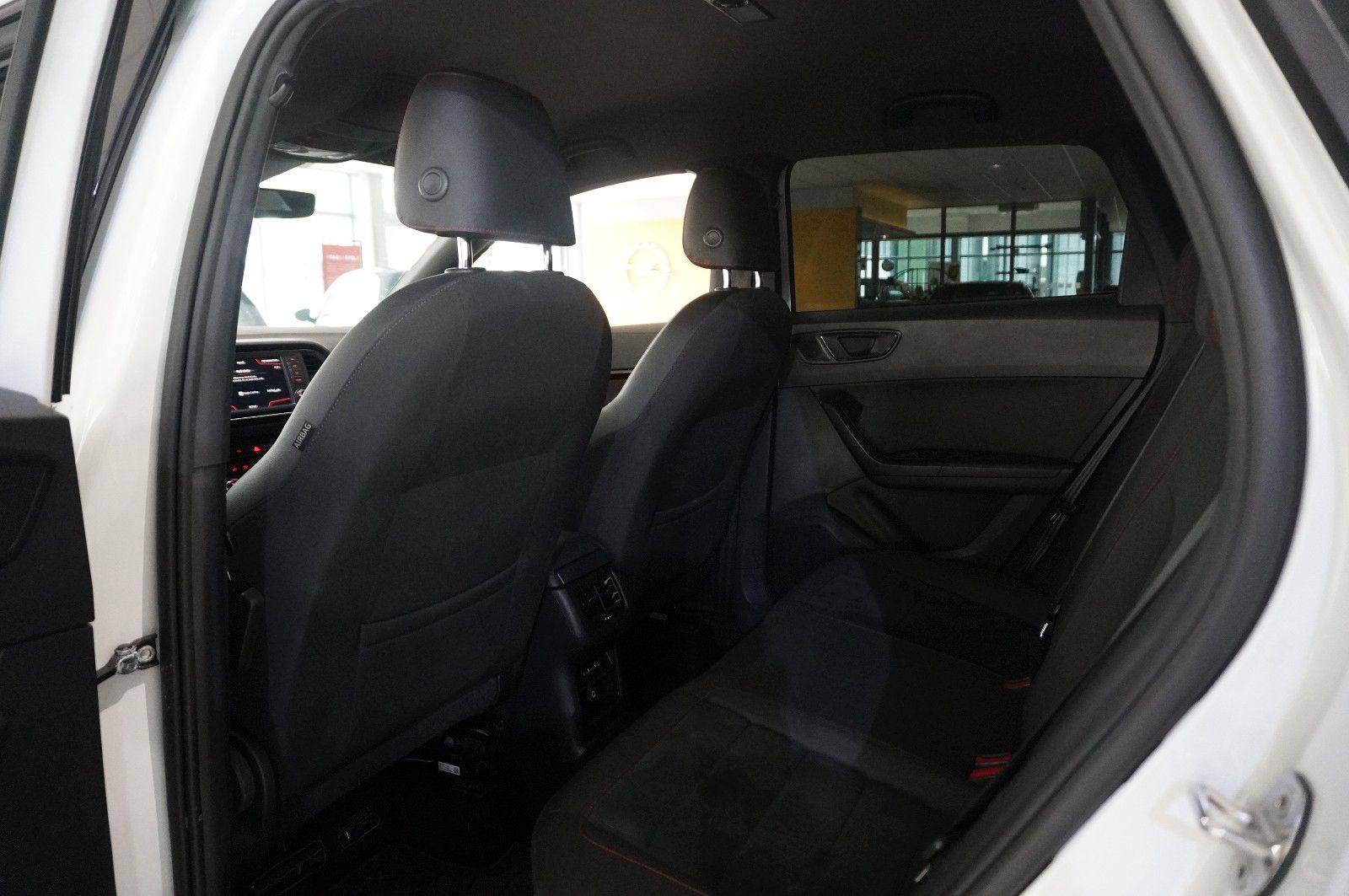 Fahrzeugabbildung SEAT Ateca 2.0 TDI FR SPORT DSG NAVI/LED/KAMERA/AHK