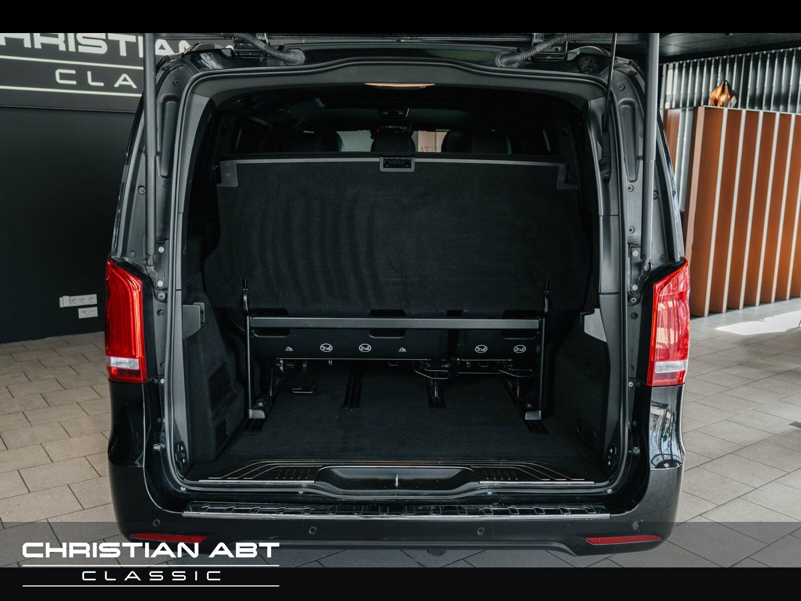 Fahrzeugabbildung Mercedes-Benz V 300 d AMG-Line Avantgarde 4MATIC