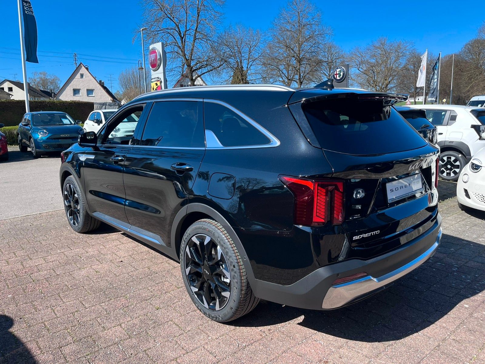 Fahrzeugabbildung Kia Sorento Platinum 4WD 7-Sitzer Pano Leder uvm.
