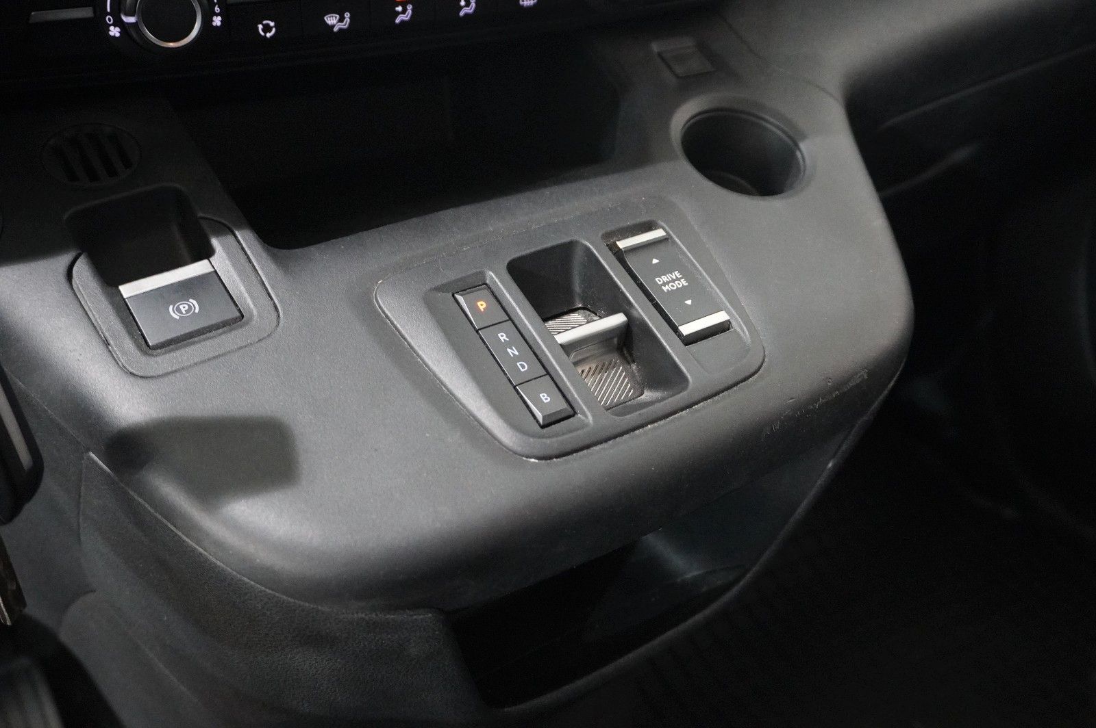 Fahrzeugabbildung Opel Combo-e LIFE EDITION 11KW KLIMA/PDC/TEMP./DAB+