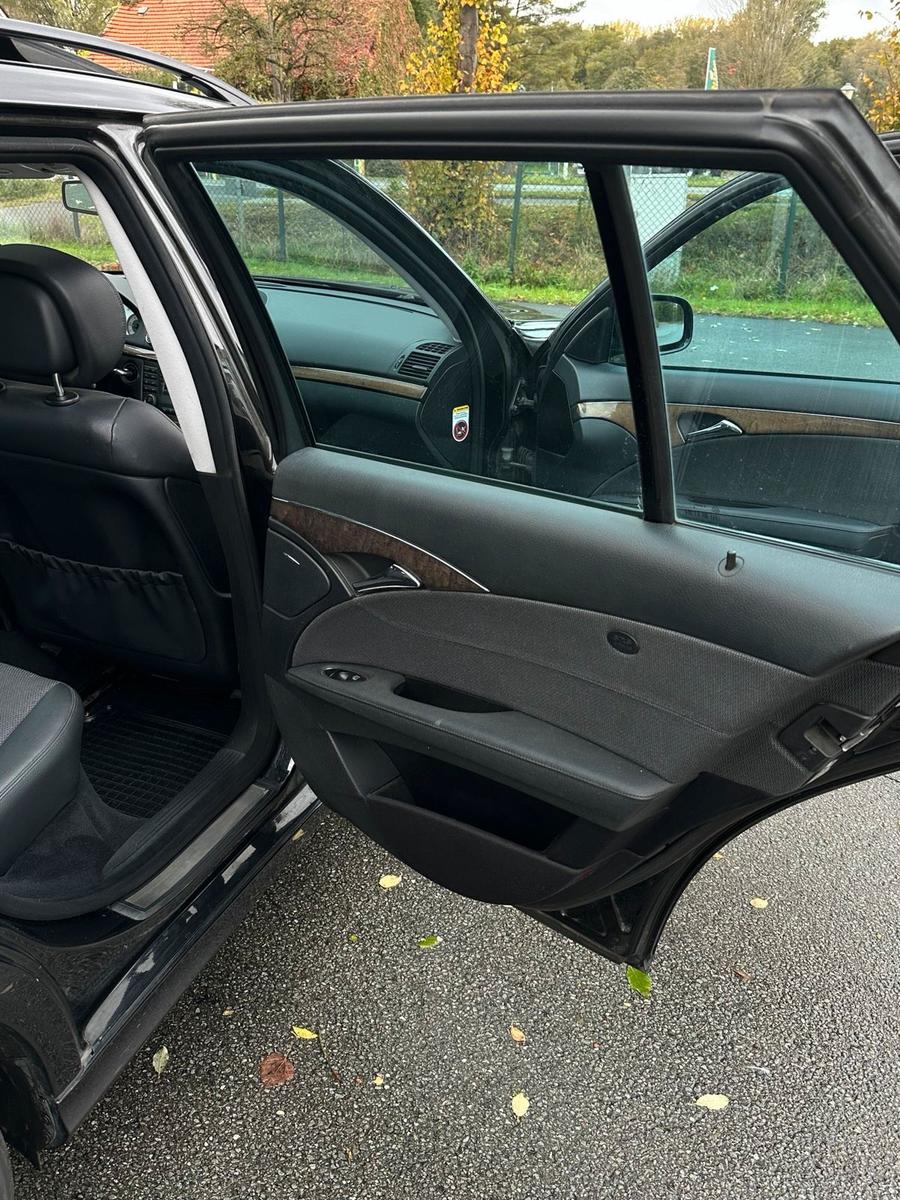 Mercedes-Benz E220 2008 — photo 10