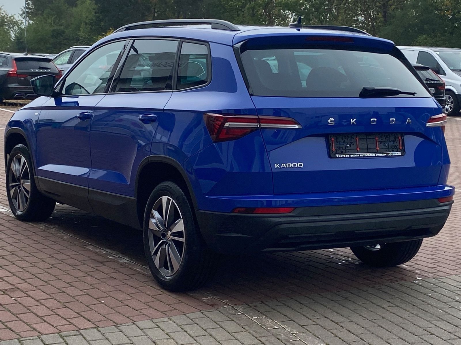 Fahrzeugabbildung SKODA Karoq Tour 2,0 TDI DSG *Navi*AHK*