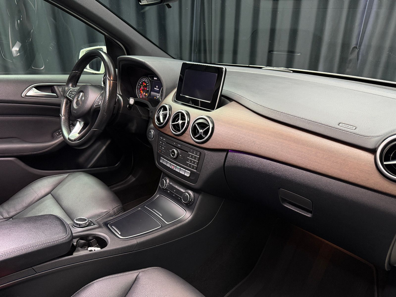 Fahrzeugabbildung Mercedes-Benz B 220 CDI |AUTOMATIK|NAVI|RF-CAM|LEDER
