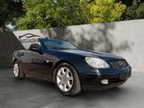 Mercedes-Benz SLK 230 Kompressor/ Garagenwagen aus Erstbesitz - Mercedes-Benz SLK 230 mit Benzin-Antrieb: Cabrio