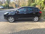 Hyundai ix35 2.0 CRDi 100 kW Premium 4WD Premium - Hyundai ix35 Gebrauchtwagen in Frankfurt