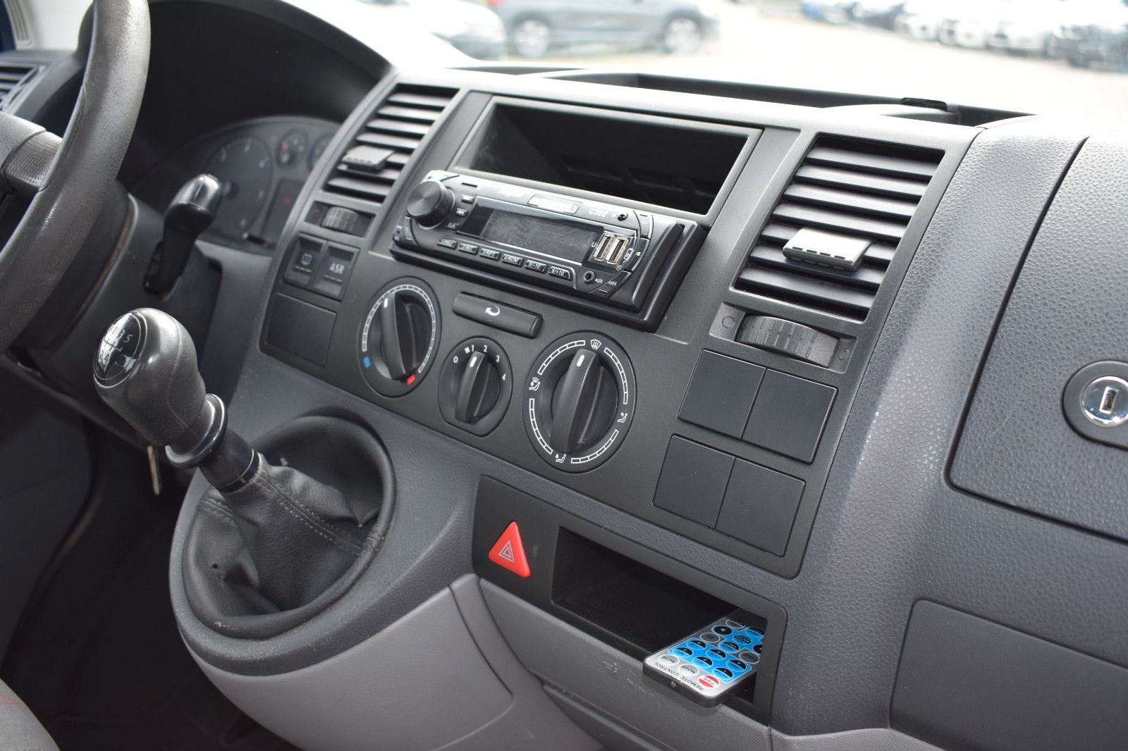 Fahrzeugabbildung Volkswagen T5 Transporter Pritsche Pritsche