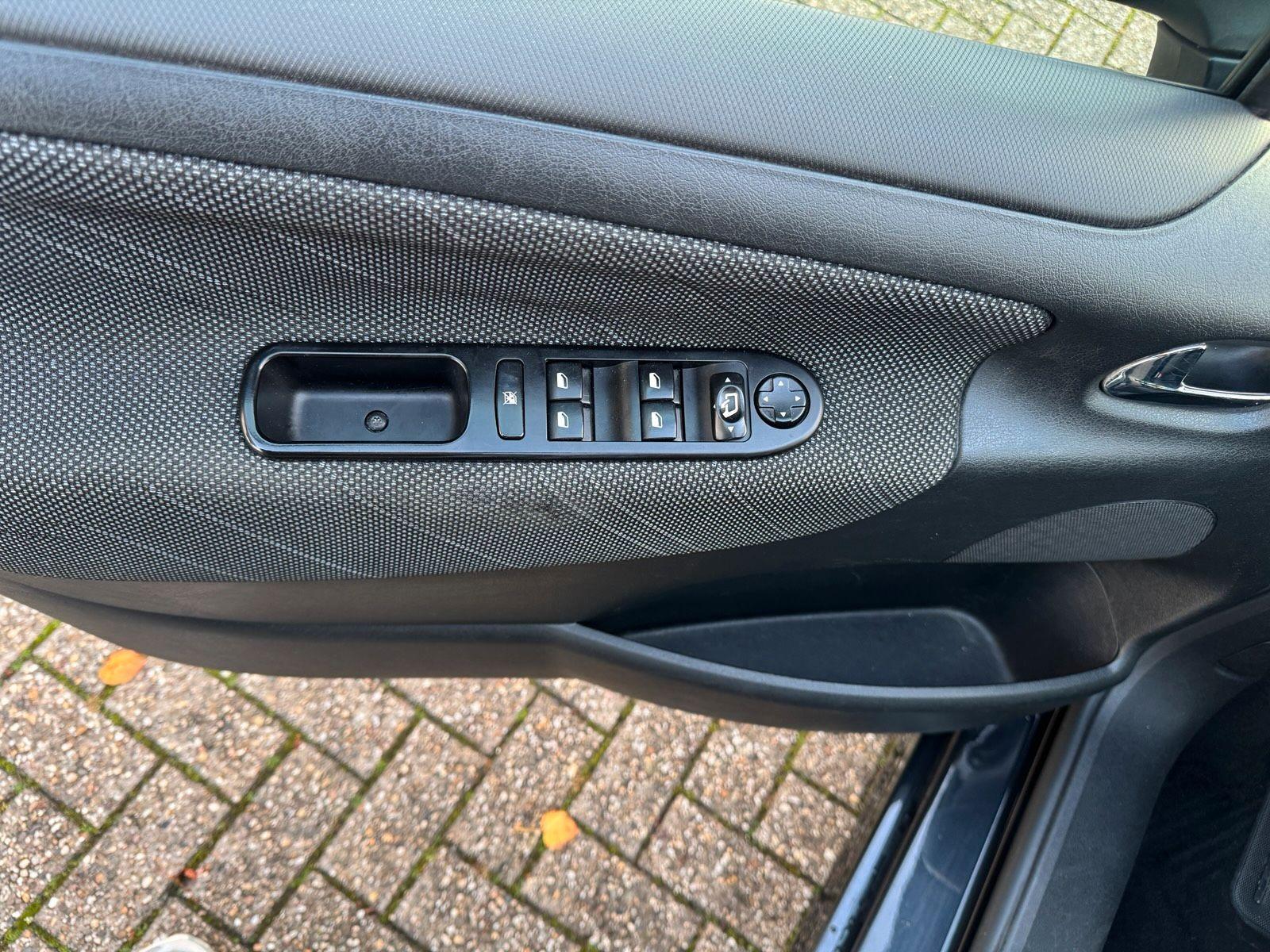 Peugeot 207 2008 — photo 8