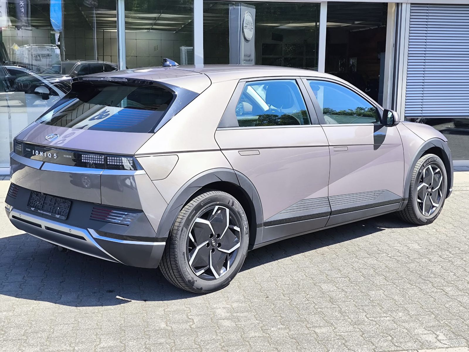 Fahrzeugabbildung Hyundai Ioniq 5 Elektro NAVI+LED+SHZ+KAMERA+ACC+AHK+19"