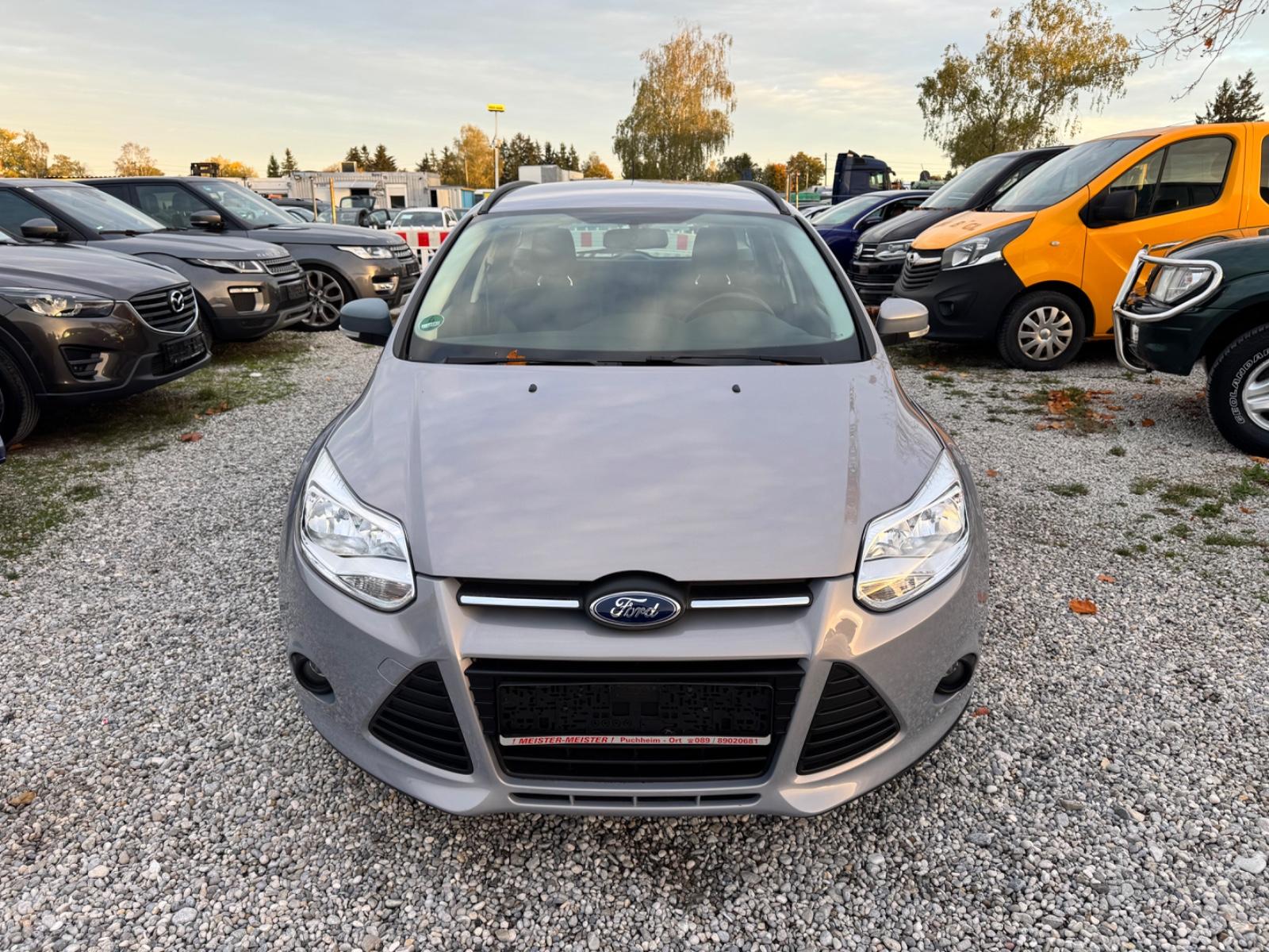 Ford Focus 2013 — rear view