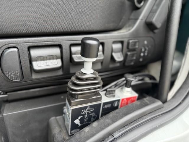 Fahrzeugabbildung Iveco X-Way AD300X54Z HR OFF Dreiseitenkipper