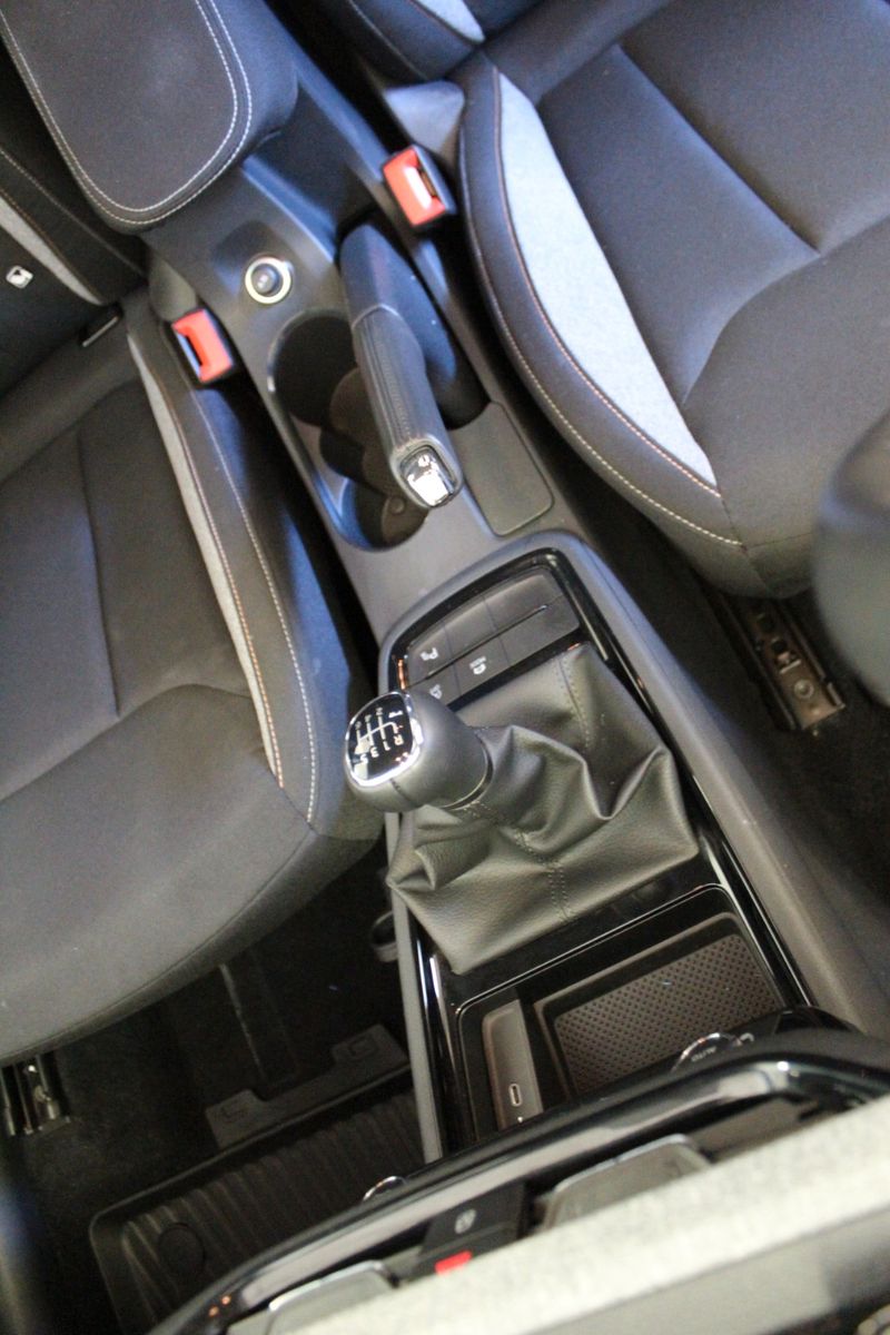 Fahrzeugabbildung SKODA Kamiq 1.0 TSI 85kW Selection *AHK schwenkbar*