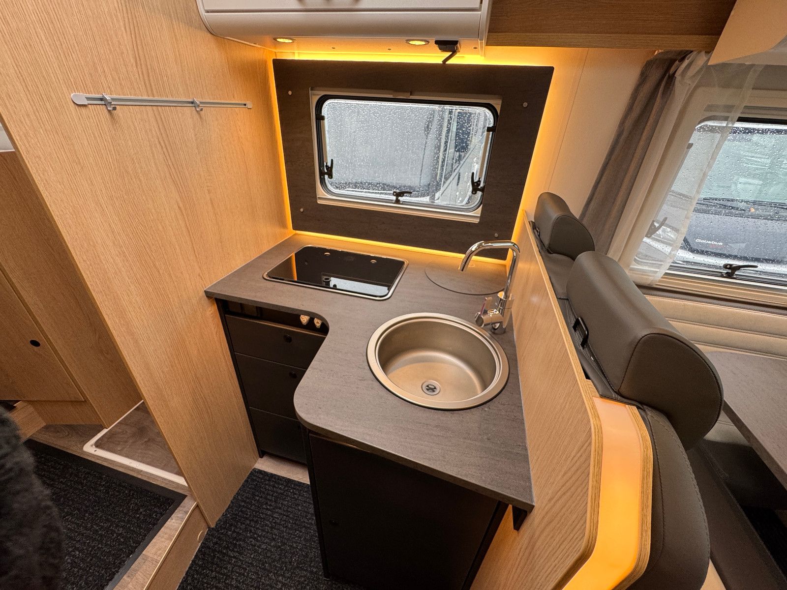 Fahrzeugabbildung Sunlight ADVENTURE EDITION T 68 1HAND KEIN MIETER HUBBETT