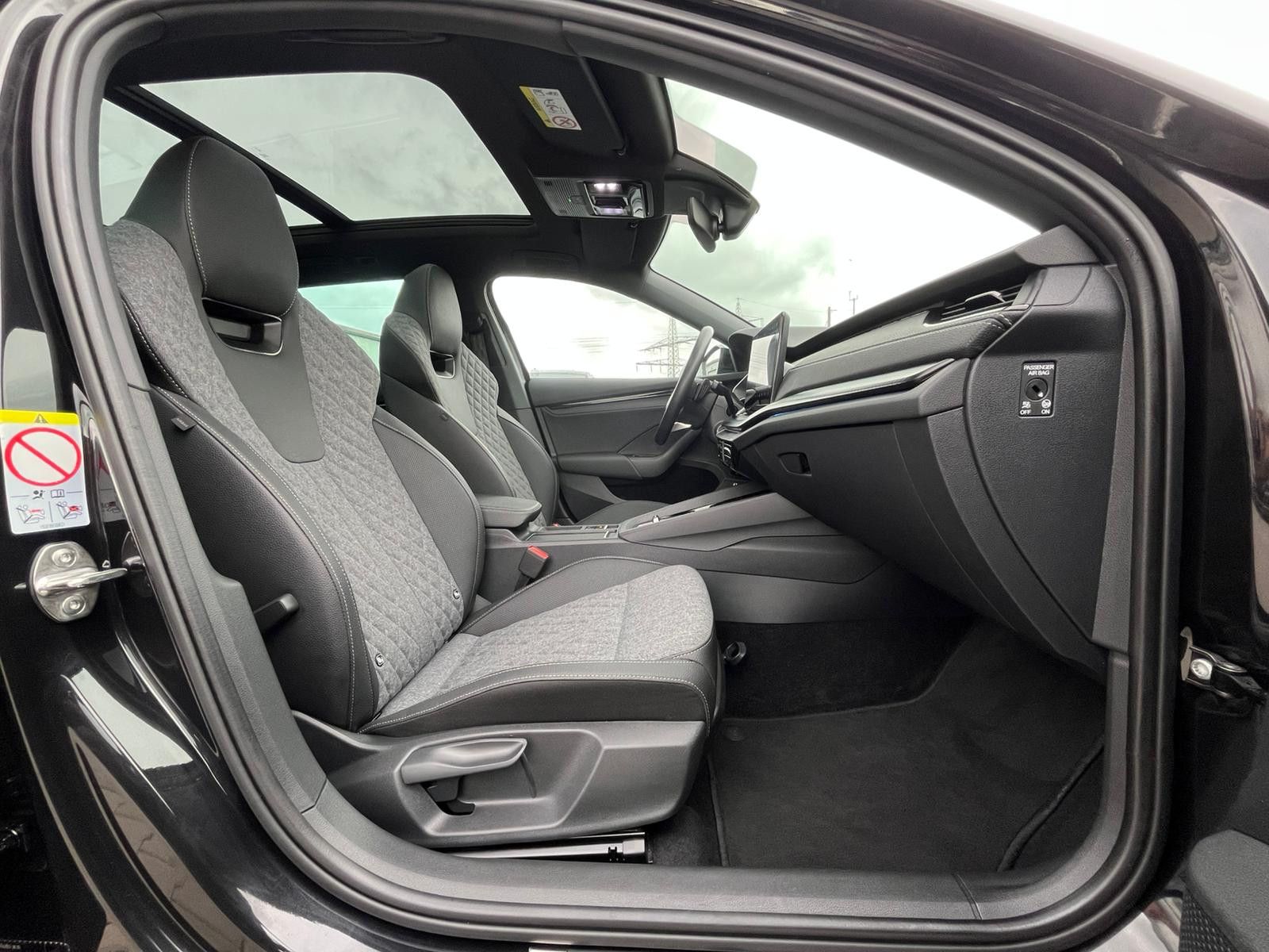 Fahrzeugabbildung SKODA Octavia 2.0 DSG Sportline MATRIX*PANO*CANT.*5J.G