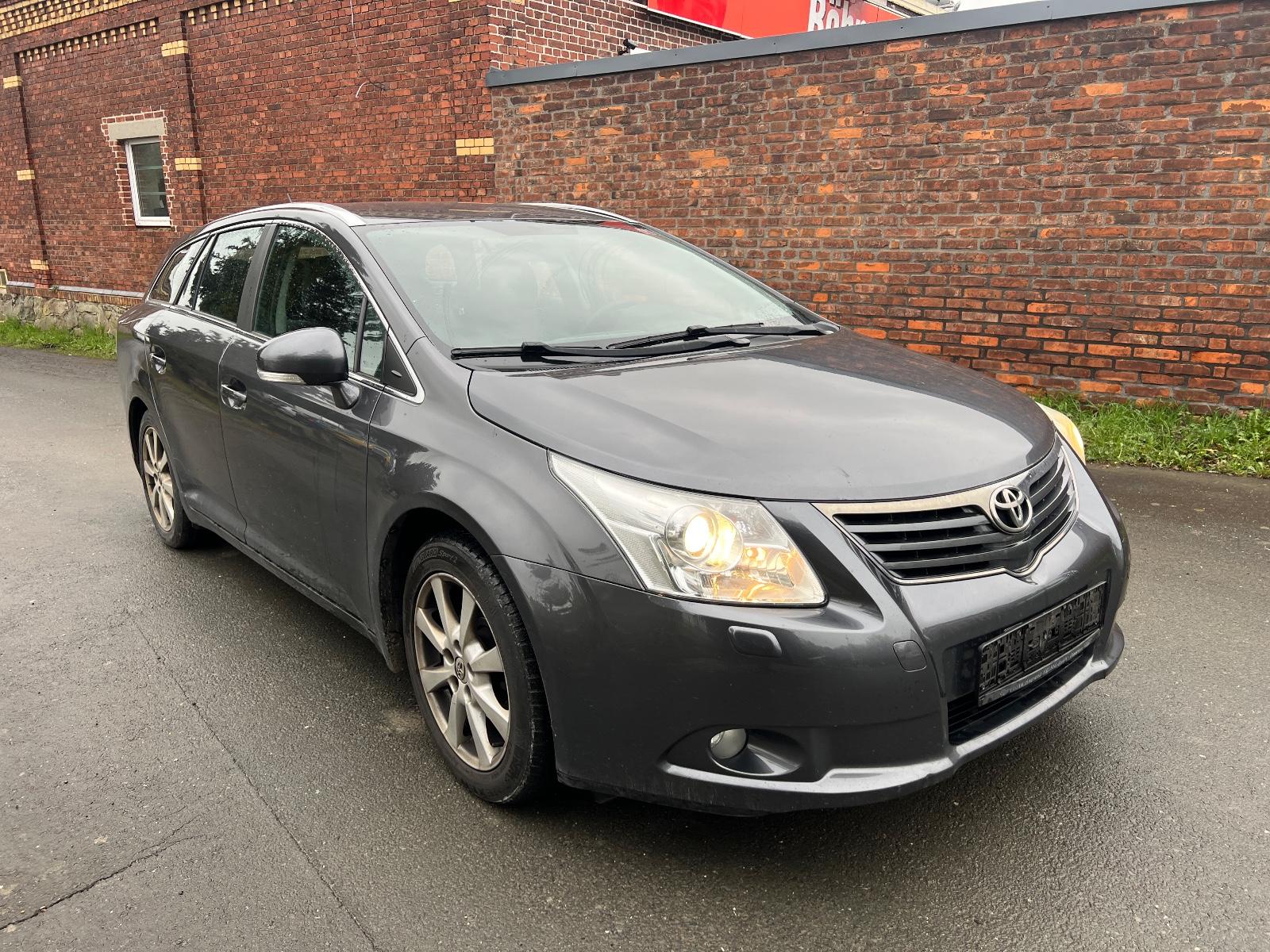 Toyota Avensis Kombi Sol*STANDHEIZUNG*RFK